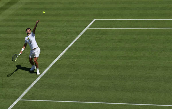 Carlos Alcaraz practices before Wimbledon 2025