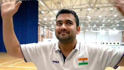 Anish Bhanwala wins 25m rapid fire pistol silver medal at Asian Championships; team also wins silver